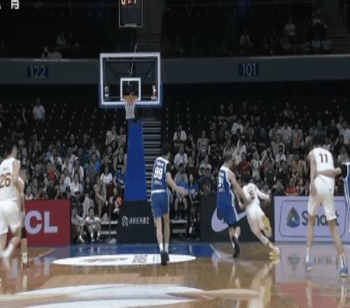 詹姆斯轰,哈特,力斩尼克斯,B体育,B,SPORTS,B体育网址,B体育app,B体育官网,B体育集团