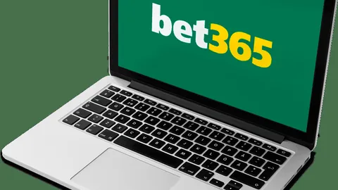 “英超焦点：阿森纳独占鳌头，切尔西曼城紧随其后，热刺、曼联、利物浦角逐激烈，积分榜竞争激烈！”